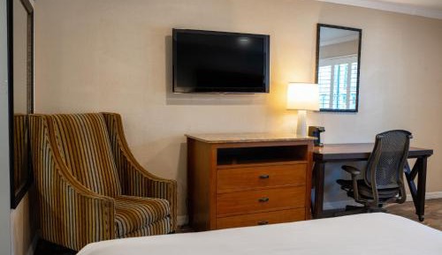 Standard Room, 2 Queen Beds, Non Smoking