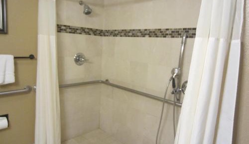 Queen Room with Roll-In Shower - Disability Access/Non-Smoking