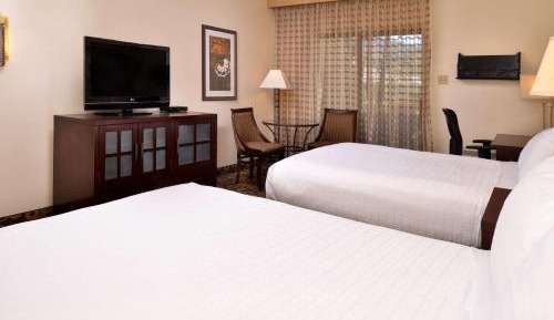 Double Room with Two Double Beds and Bath Tub - Disability Access/Non-Smoking