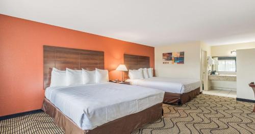 Queen Room with Two Queen Beds - Non-Smoking