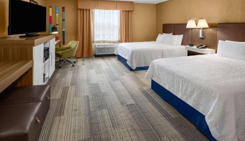Room with Two Queen Beds - Non-Smoking