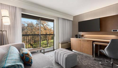 King Room with Courtyard View, Sofa Bed and Balcony
