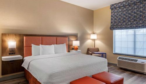 King Room with King Bed - Non-Smoking