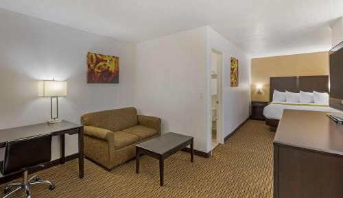 Queen Room - Non-Smoking