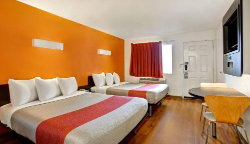 Deluxe Queen Room with Two Queen Beds - Non-Smoking