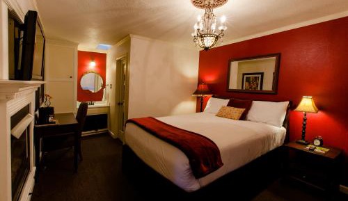 One Queen Bed Room