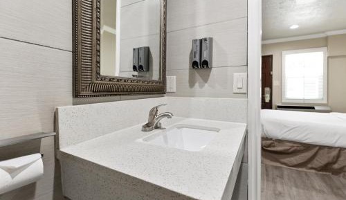 Double or Twin Room with Bathroom