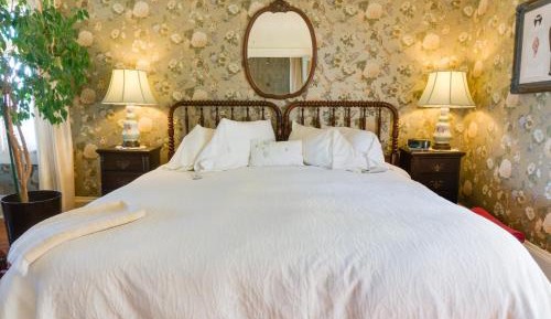 Deluxe King Suite with Ocean View