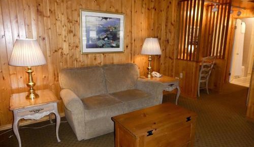Bedford Deluxe King Room with Parking