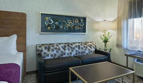 2 Queen Suite