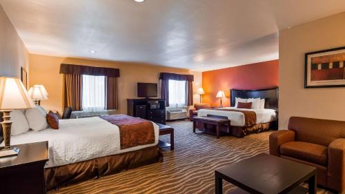 Suite with Two King Beds and Two Sofa Beds - Balcony/Non-Smoking