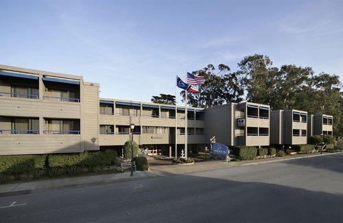 Morro Bay Hotel | 456 Embarcadero Inn & Suites