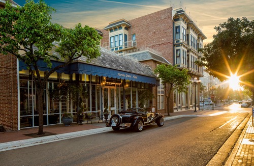 Pacific Terrace Hotel | Horton Grand Hotel