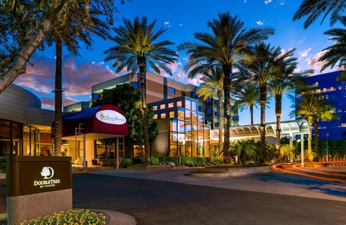 Phoenix Hotel | DoubleTree Suites by Hilton Phoenix