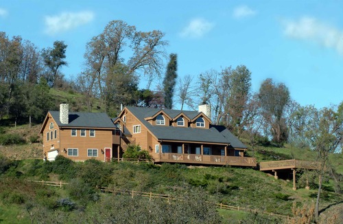 Julian Hotel | Tucker Peak Lodge