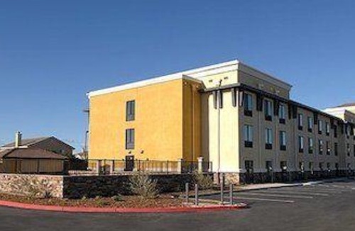 Dixon Hotel | Country Inn & Suites by Radisson, Dixon, CA - UC Davis Area