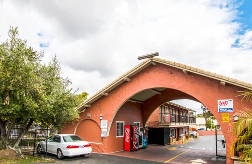 Lemon Grove Hotel | Rodeway Inn Lemon Grove San Diego East