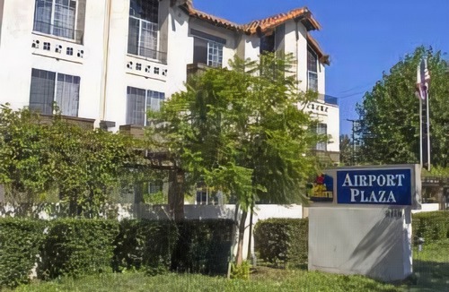 Newhall Hotel | Best Western Plus Airport Plaza