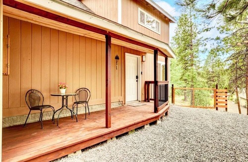 Deschutes River Woods House | Private Bend Guest Retreat Near Old Mill District!