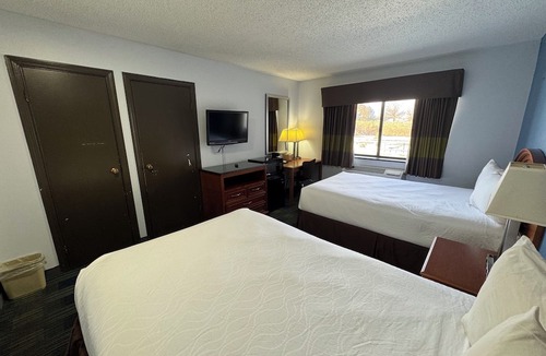 North Ridgeville Hotel | South Ridge Inn