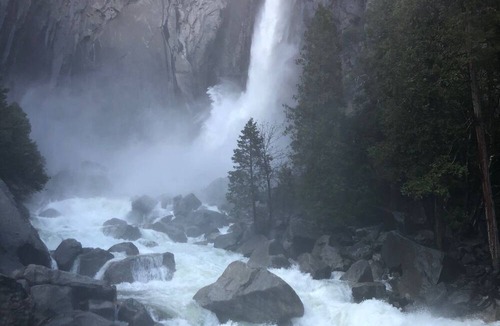 Oakhurst Cottage | EAGLES NEST - Located just 20 Minutes from YOSEMITE National Park., CA. USA