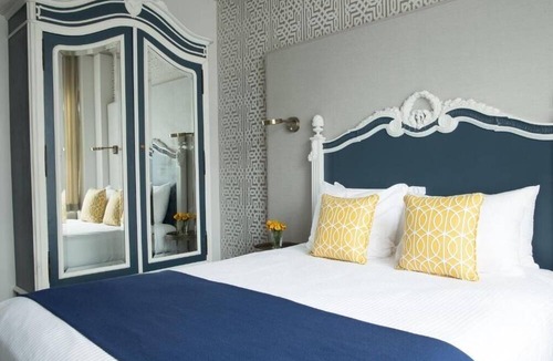 Theater District Apartment | Deluxe Queen Room Near Glide Memorial Church SAN
