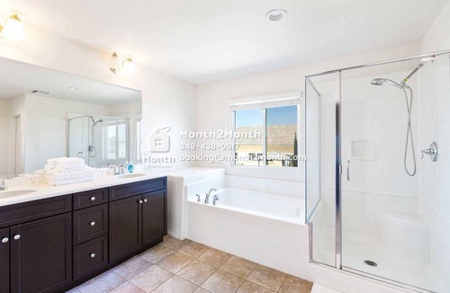 Ontario House | Villa On Bennington #41282