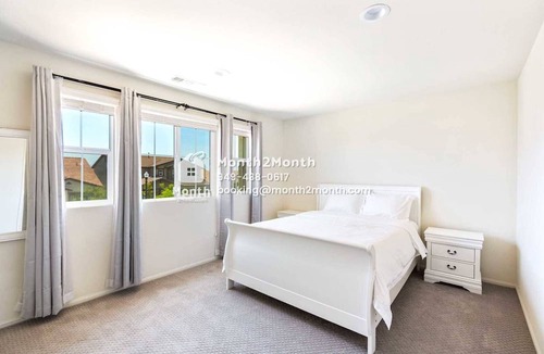 Ontario House | Villa On Bennington #41282