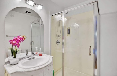 San Rafael House | 5BD San Rafael Retreat w/ Billiards, BBQ, & Views!