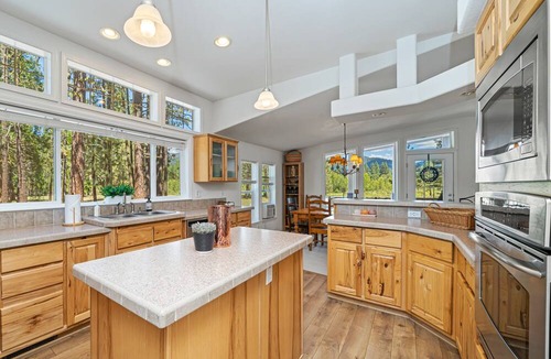Sloat House | The Sierra House at The Lost Sierra Ranch w/ Fishing Ponds and 1 Mile Riverfront