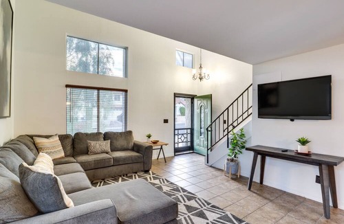 Laughlin House | Laughlin Retreat w/ Pool: 2 Mi to Big Bend!