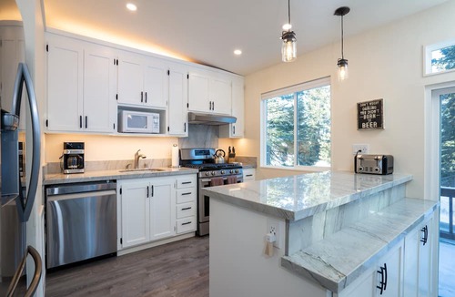 Carnelian Bay House | Dog Friendly Home Near Hiking/Biking Trails and Ski Resorts, EV charger