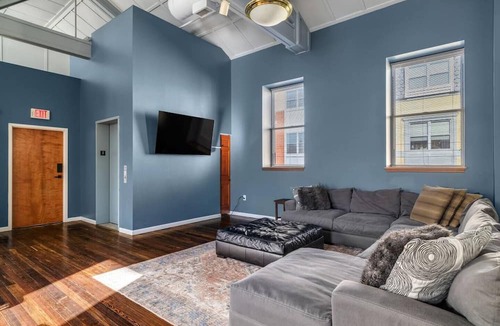 South Side Flats House | Saint Peter`s Rec Hall