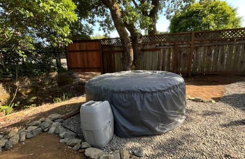 San Marin House | Charming 1BR w/Hot Tub & Fire Pit in Novato