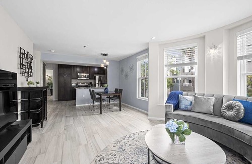 Porta D'italia Condo | Modern Stunner in Little Italy