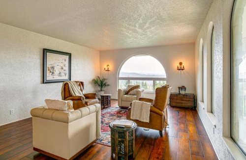 Roseburg Villa | “Mtn Views & Hot Tub: Umpqua Valley Villa!”