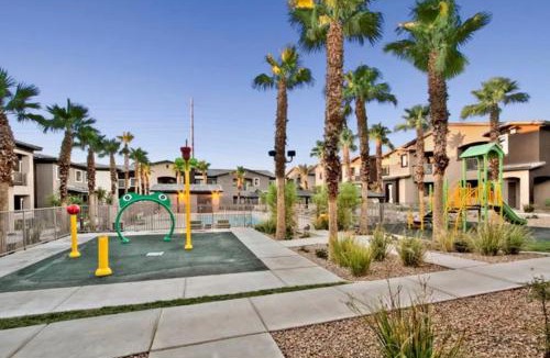 Henderson Apartment | Paradise Oasis Escape Apartment