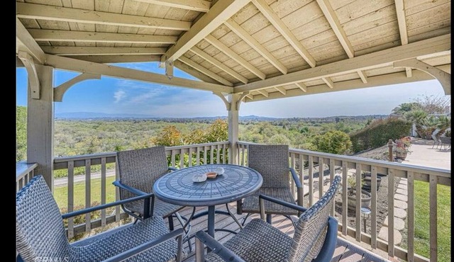 Charming 1-bedroom with private bathroom and amazing view with AC, WiFi