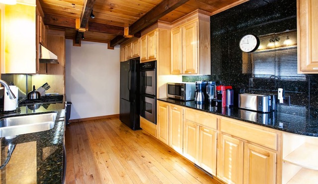 Rubicon Compound - Main House + Garage Studio