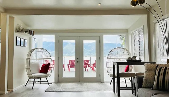 Peaceful Paradise Lake House / 7 bed / 12 guest