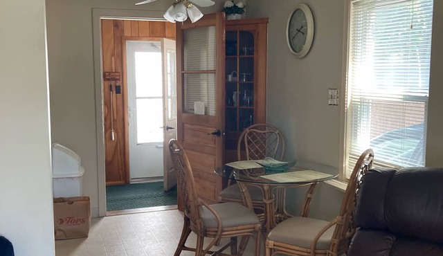Cozy Cape Cod house in beautiful Village of Lewiston, NY near the Niagara River in Lewiston