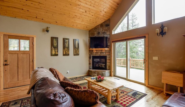Stunning Home Near ATV/Snowmobile Trails and Plenty of Space! in Lead