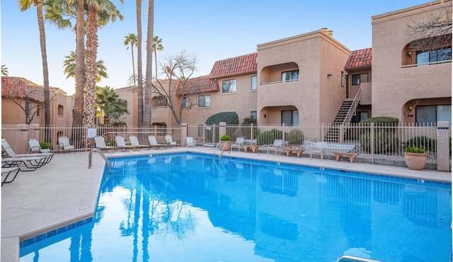Dog-friendly, ground-floor condo with mountain view, fireplace, pool & hot tub