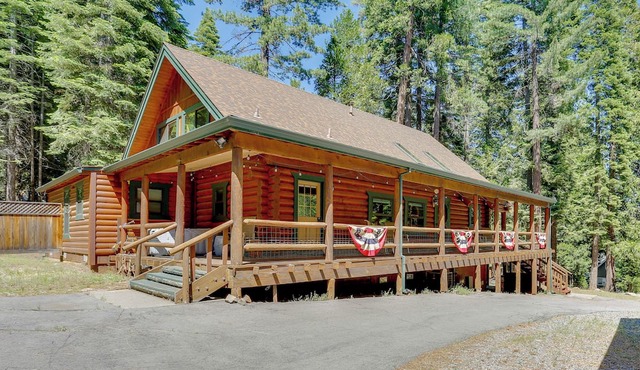 Forest, Fairways, Lake Almanor Days! Lake Love