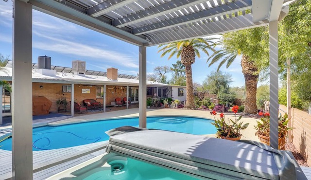 Walkable Studio w/Patio in Tucson!
