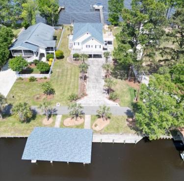 3 BR Riverfront House with Private Boat Dock